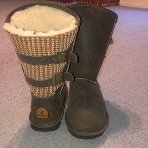 Bearpaw size 9 boots